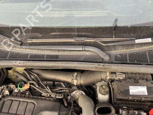 Griglia sotto parabrezza RENAULT MEGANE IV Hatchback (B9A/M/N_) 1.6 dCi 130 (B9A4) (130 hp) 32752993