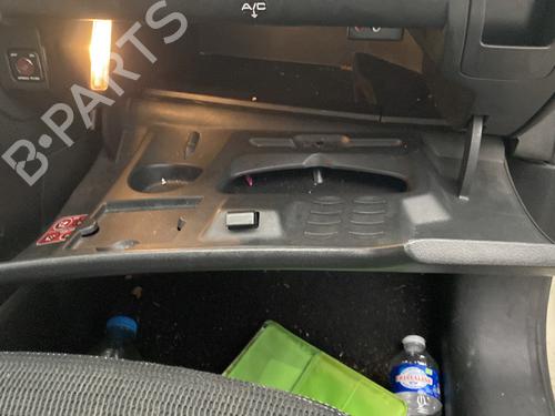 Used Glove box Glove box 32260584 32260584