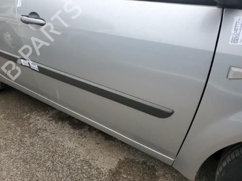 Used Right front door RENAULT SCÉNIC II (JM0/1_) [2003-2010]  22121327