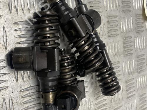 Used Injector DODGE CALIBER 2.0 CRD (140 hp) 31019078