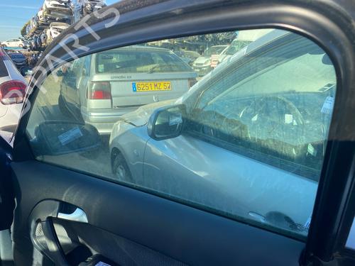 front-right-door-window-audi-a3-8p1-2003-2004-2005-2006-2007-2008-2009-2010-2011-2012-2013-39449274 main image