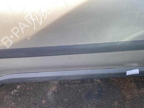 Used Door moulding trim NISSAN X-TRAIL II (T31) 2.0 dCi 4x4 (150 hp) 30860960