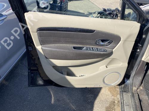 Venstre frontpanel RENAULT SCÉNIC III (JZ0/1_) 1.5 dCi (110 hp) 27319035