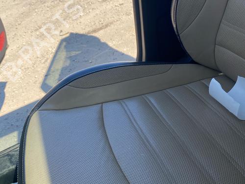 Used Right front seat Right front seat 37249193 37249193