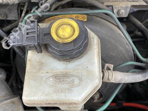 brake-master-cylinder-ford-ka-rb_-1996-1997-1998-1999-2000-2001-2002-2003-2004-2005-2006-2007-2008-32189618 main image