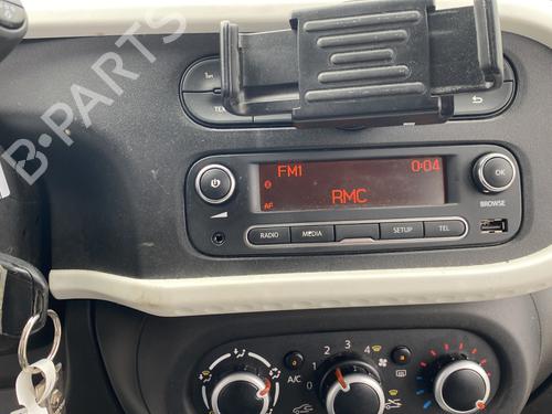 Used Radio Radio RENAULT TWINGO III (BCM_, BCA_) 1.0 SCe 65 (BCMJ) (65 hp) 33114961 33114961