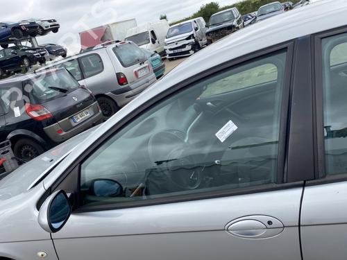 Used Left front door Left front door 26384712 26384712