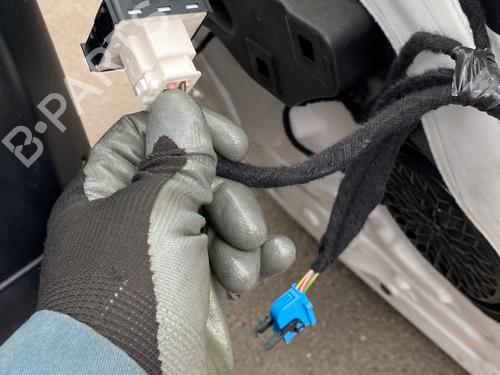 Used Left front window switch Left front window switch PEUGEOT RIFTER 1.2 PureTech 110 (110 hp) 25738522 25738522