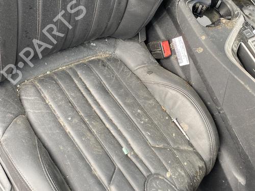 Used Right front seat Right front seat PEUGEOT 5008 II (MC_, MJ_, MR_, M4_) 2.0 BlueHDi 180 (MJEHZW, MJEHZR, MJEHZP) (177 hp) 33019886 33019886