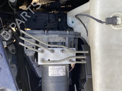 Used ABS pump MERCEDES-BENZ C-CLASS (W202) C 220 CDI (202.133) (125 hp) 30085468