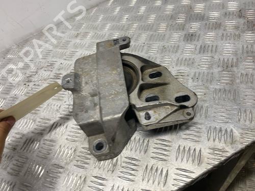 Used Engine mount Engine mount 37749612 37749612