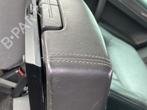 Used Armrest / Center console Armrest / Center console VW TOUAREG (7LA, 7L6, 7L7) 3.0 V6 TDI (240 hp) 26221606 26221606
