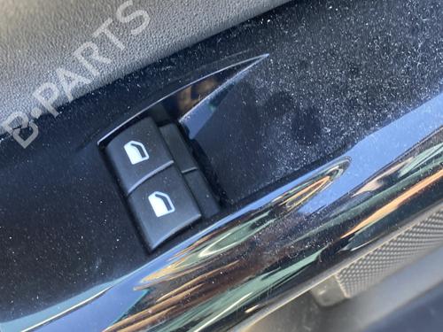 Used Left front window switch Left front window switch CITROËN C4 CACTUS 1.6 BlueHDi 100 (99 hp) 24446580 24446580