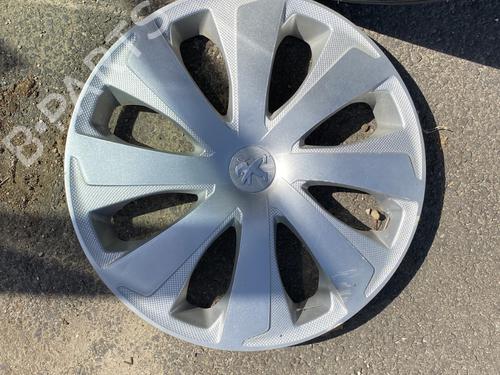 Used Hub cap PEUGEOT 108 1.0 VTi 72 (72 hp) 28366776