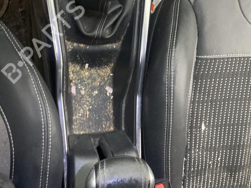 Console centrale PEUGEOT 2008 I (CU_) 1.2 VTi (82 hp) 31944346