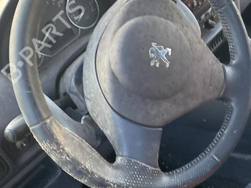 Used Steering wheel PEUGEOT 1007 (KM_) 1.4 (75 hp) 21666285