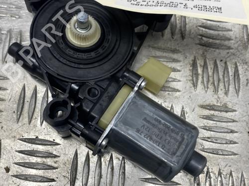 Used Right front window motor Right front window motor SKODA SUPERB III (3V3) 2.0 TDI (190 hp) 20220273 20220273