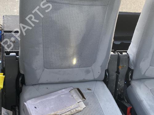 Sæde bagtil (3. række) PEUGEOT 5008 (0U_, 0E_) 1.6 HDi (110 hp) 32477174