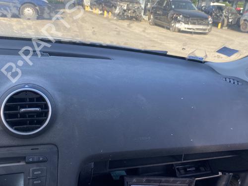 Used Dashboard Dashboard AUDI A3 Sportback (8PA) 2.0 TDI 16V (140 hp) 27221033 27221033