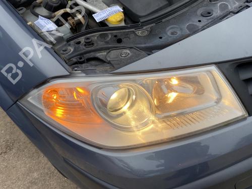 Used Right headlight RENAULT MEGANE II (BM0/1_, CM0/1_) 1.5 dCi (BM1E, CM1E) (106 hp) 31136815