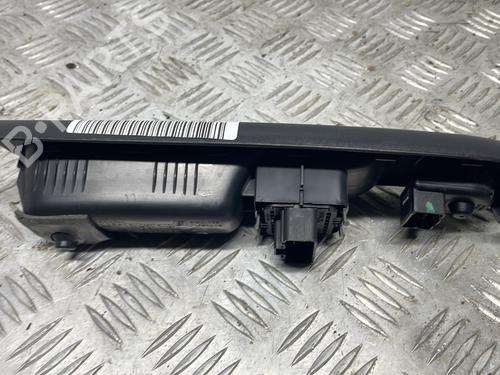 Used Left front window switch Left front window switch RENAULT CLIO II (BB_, CB_) 1.2 16V (BB05, BB0W, BB11, BB27, BB2T, BB2U, BB2V, CB05,... (75 hp) 29124452 29124452