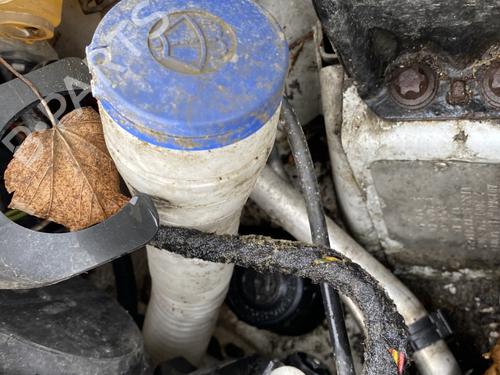 windscreen-washer-tank-peugeot-307-3ac-2000-2001-2002-2003-2004-2005-2006-2007-2008-2009-2010-2011-2012-31863371 main image