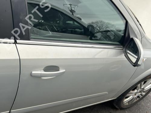 Used Right front door OPEL ASTRA H (A04) [2004-2014]  19905194