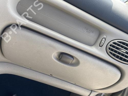 Used Glove box Glove box RENAULT SCÉNIC I MPV (JA0/1_, FA0_) 1.6 (JA00, JA16, JA15, JA19, JA1V, JA2B, JA2C, JA0B,... (107 hp) 27517887 27517887