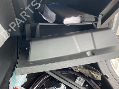 Used Glove box Glove box RENAULT CLIO V (B7_) 1.0 TCe 90 (B7MT) (91 hp) 26431380 26431380