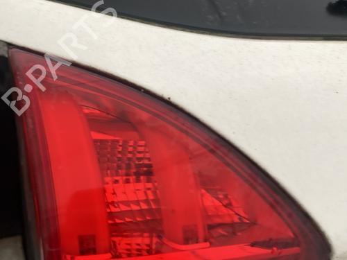 Feu de coffre gauche PEUGEOT 2008 I (CU_) 1.2 VTi (82 hp) 31944247