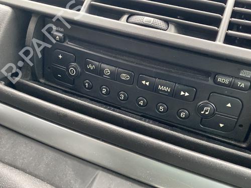 Used Radio Radio PEUGEOT 807 (EB_) 2.2 HDi (163 hp) 31067752 31067752