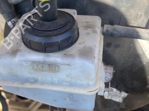 Used Brake master cylinder Brake master cylinder 32454135 32454135