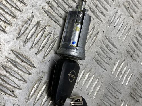 Ratlås/Tændingslås OPEL MERIVA A MPV (X03) 1.7 CDTI (E75) (100 hp) 30486097