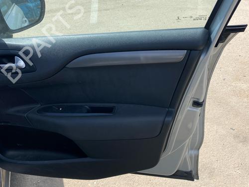 Høyre frontpanel Høyre frontpanel CITROËN C4 II (NC_) 1.6 HDi 90 (92 hp) 34169946 34169946