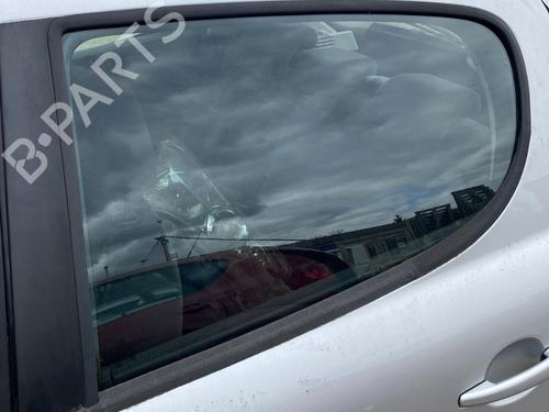 Used Rear left door window Rear left door window 25154404 25154404