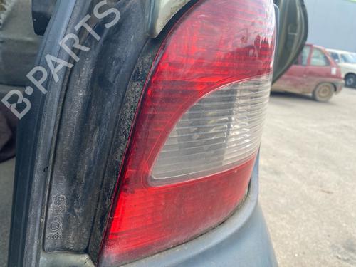 right-taillight-renault-scenic-i-mpv-ja01_-fa0_-1999-2000-2001-2002-2003-2004-2005-2006-2007-2008-2009-2010-37078533 main image