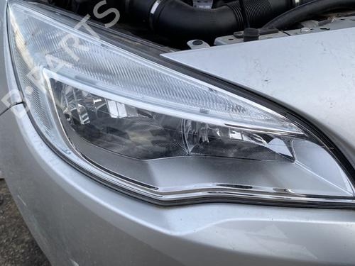 Used Right headlight OPEL ASTRA J (P10) 1.7 CDTI (68) (125 hp) 31093525