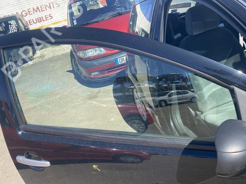 Used Front right door window Front right door window 33806732 33806732
