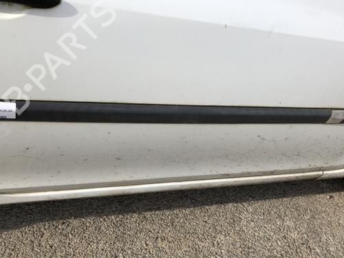 Used Right front door RENAULT CLIO III (BR0/1, CR0/1) 1.5 dCi (C/BR0G, C/BR1G) (68 hp) 22127483