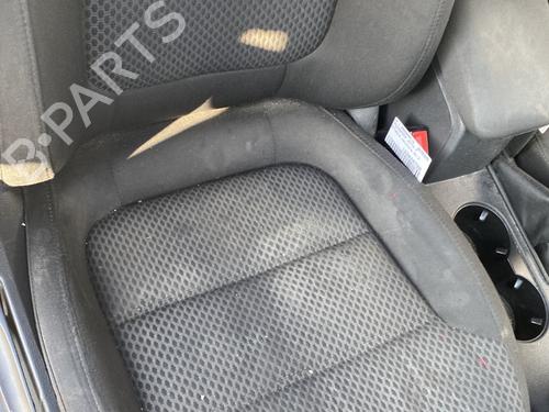 Sæde højre fortil VW JETTA IV (162, 163, AV3, AV2) 1.6 TDI (105 hp) 32680787