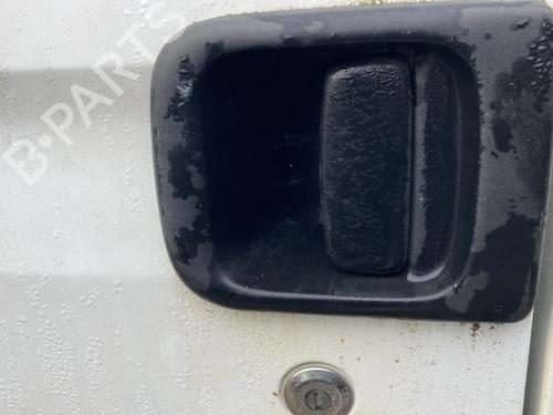 Used Front left exterior door handle Front left exterior door handle RENAULT MASTER II Van (FD) 2.5 D (FD0A, FD0E, FD2E, FD3E) (80 hp) 29599748 29599748