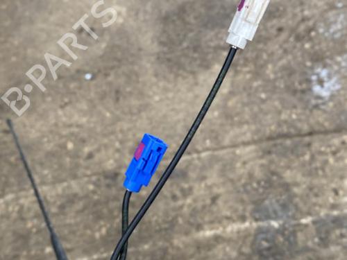 Antenne/Base Antenne/Base PEUGEOT 208 I (CA_, CC_) 1.6 HDi / BlueHDi 75 (75 hp) 19906845 19906845