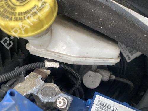 Used Brake master cylinder Brake master cylinder PEUGEOT 2008 I (CU_) 1.2 VTi (82 hp) 31944354 31944354