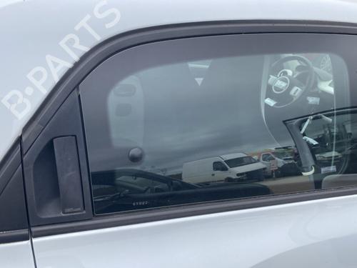 Dør rude højre bagtil RENAULT TWINGO III (BCM_, BCA_) 1.0 SCe 65 (BCMJ) (65 hp) 33051165