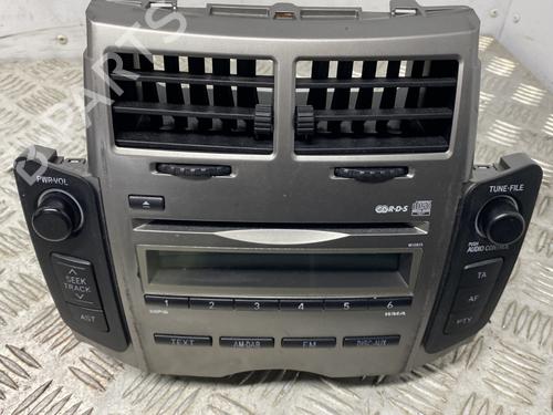 Used Radio Radio TOYOTA YARIS (_P9_) 1.4 D-4D (NLP90_, NLP90R) (90 hp) 33701745 33701745