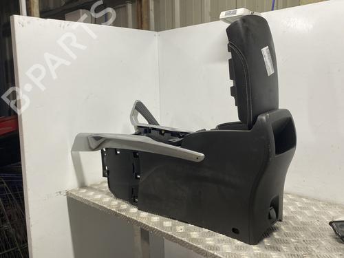 Apoyobrazos central RENAULT KADJAR (HA_, HL_) 1.2 TCe 130 (HLMR) (130 hp) 30636363