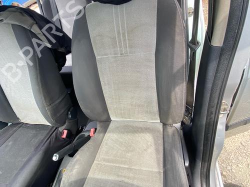 Sæde venstre fortil Sæde venstre fortil RENAULT MODUS / GRAND MODUS (F/JP0_) 1.5 dCi (FP0F, JP0F) (86 hp) 37611757 37611757