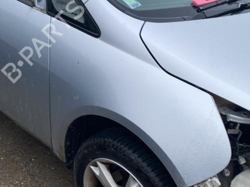 Used Right front fenders MITSUBISHI GRANDIS (NA_W) 2.0 DI-D (NA8W) (136 hp) 30646595