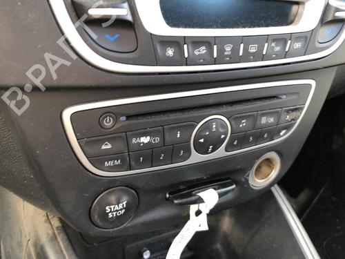 Used Radio RENAULT MEGANE III Hatchback (BZ0/1_, B3_) 1.9 dCi (BZ0N, BZ0J) (131 hp) 20660246