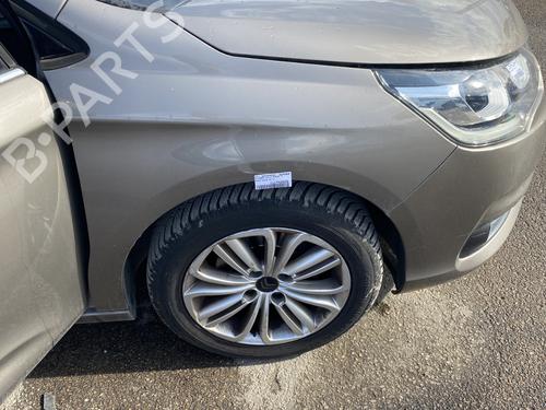 Used Right front fenders CITROËN C4 II (NC_) 1.2 THP 130 (NCHNYM, NCHNYT) (130 hp) 28705560